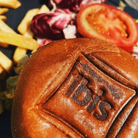 イビス パリ シャルルドゴール エアポート 3* ル・メニル＝アムロ